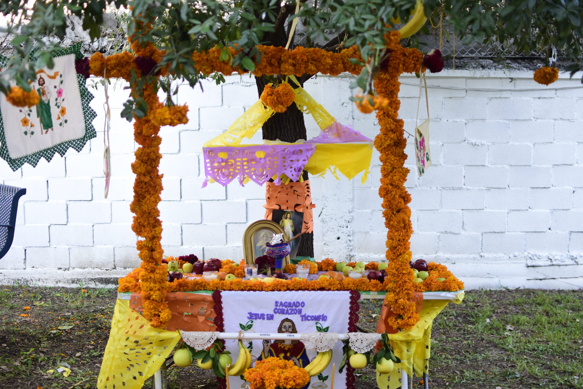 Tradición y vida Náhuatl en el Altar de Xantolo