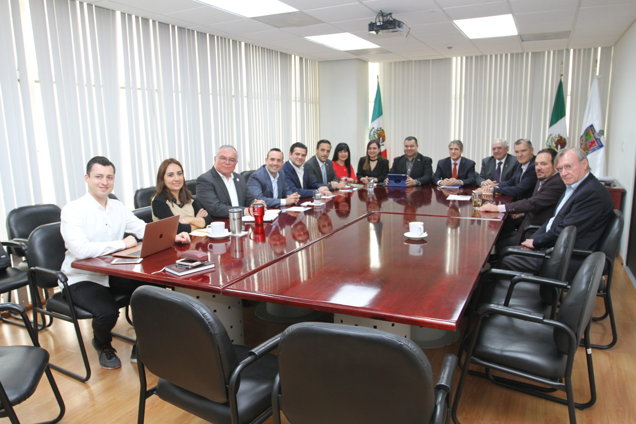 Se comprometen líderes de bancada a sacar leyes pendientes del SEA