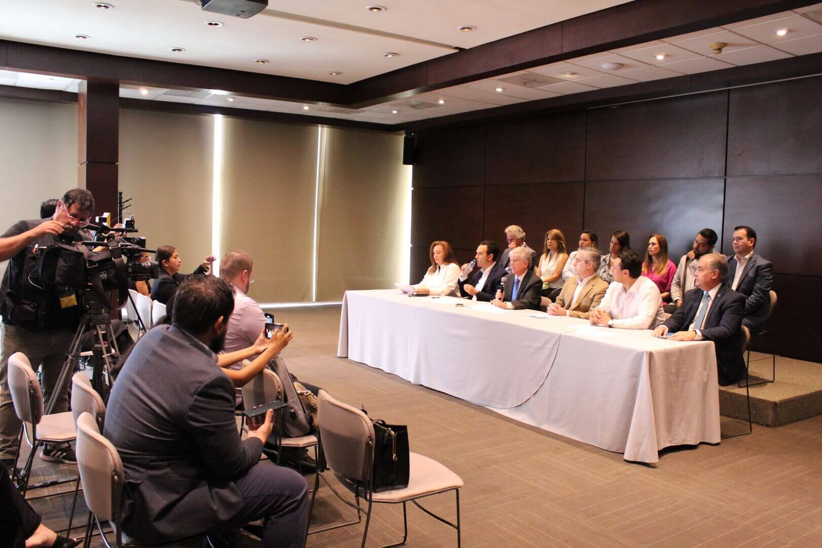 Alertan organismos ciudadanos y cámaras empresariales por las consecuencias de la sobrerrepresentación en el Congreso de la Unión
