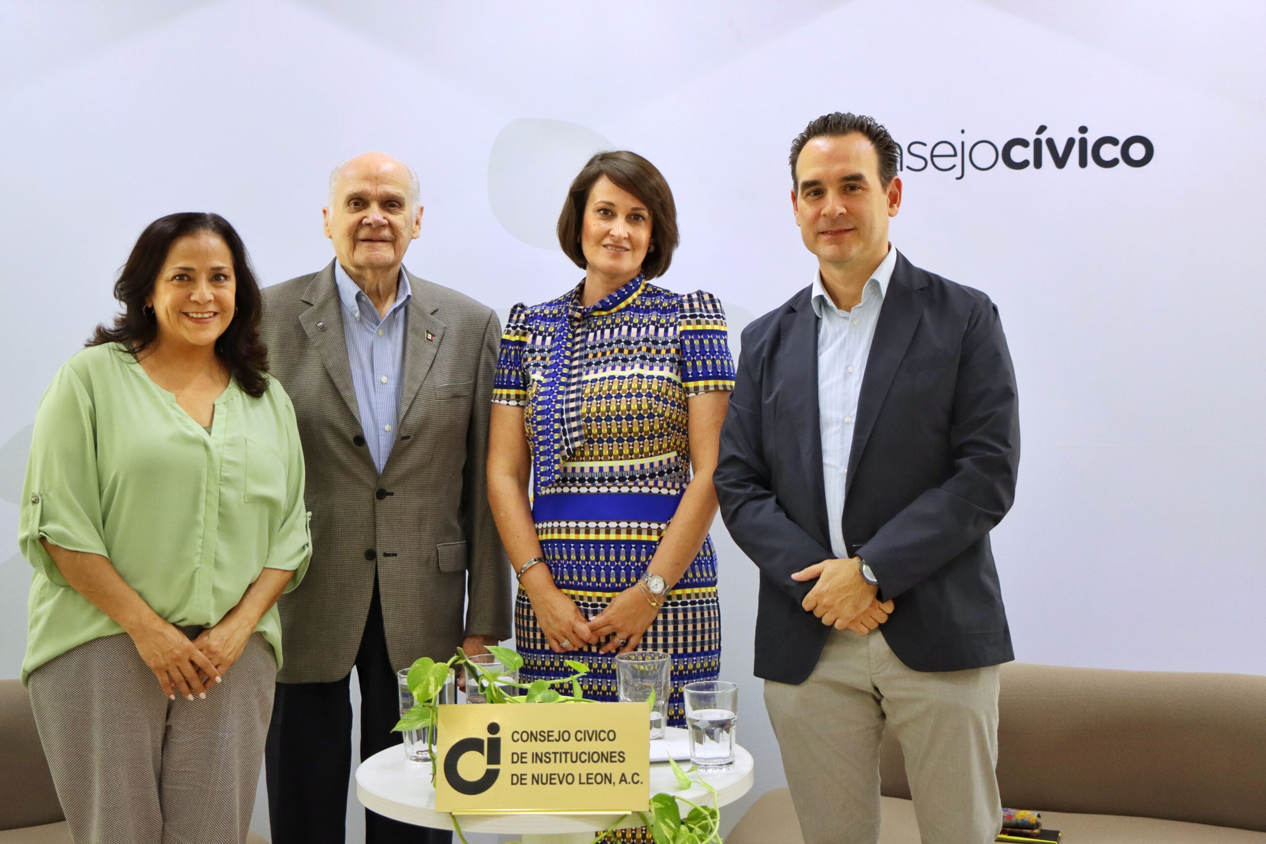 DIALOGAN SOBRE PASADO, PRESENTE Y FUTURO DE CONSEJO CÍVICO POR SUS 50 AÑOS